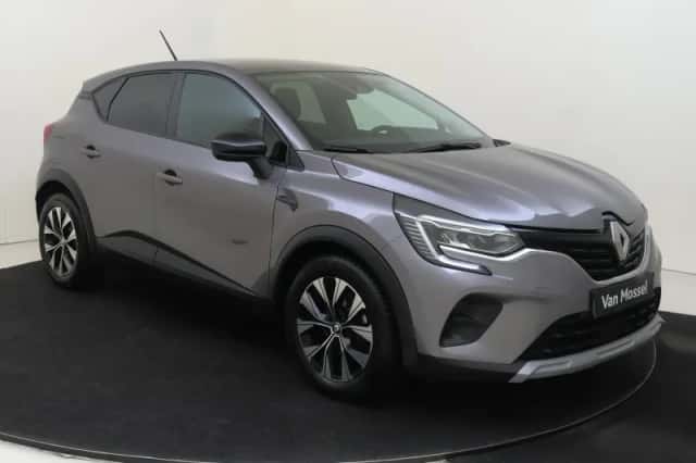 Renault Captur (2023) thumbnail 3