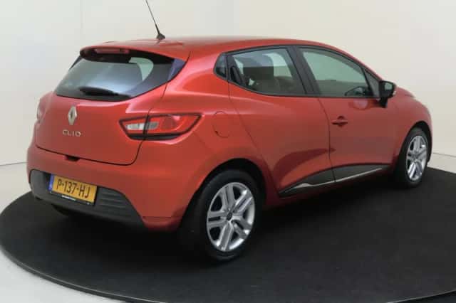 Renault Clio (2018) thumbnail 4