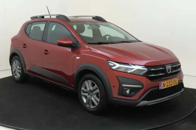 Dacia Sandero Stepway (2021) thumbnail 3