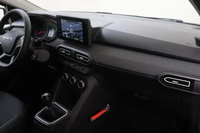 Dacia Sandero (2025) thumbnail 5