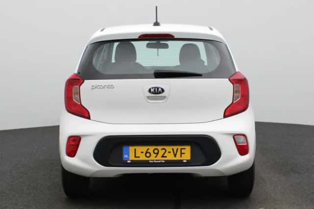 Kia Picanto (2021) thumbnail 5