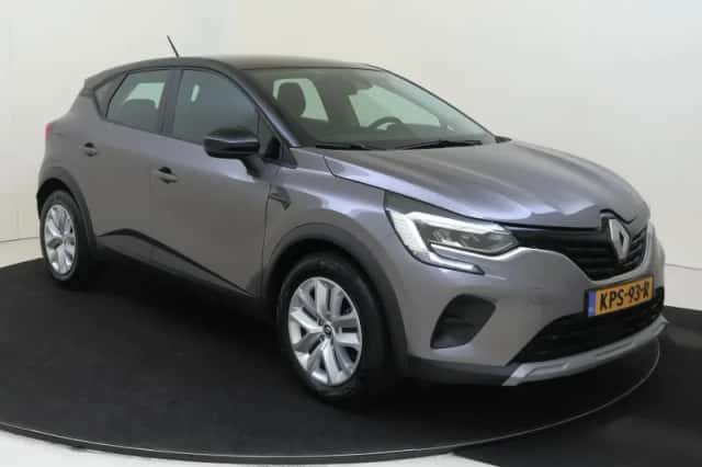 Renault Captur (2023) thumbnail 2