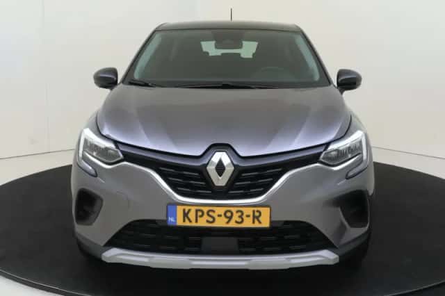 Renault Captur (2023) thumbnail 6