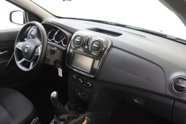 Dacia Logan (2018) thumbnail 6