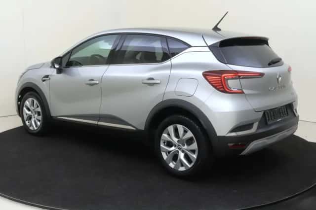 Renault Captur (2021) thumbnail 4