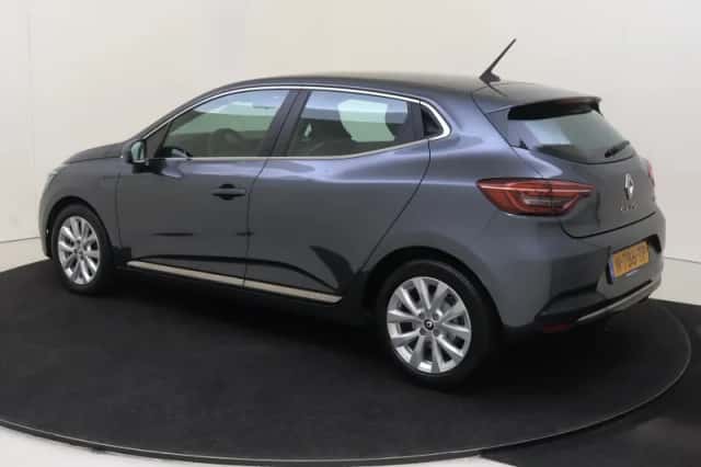 Renault Clio (2022) thumbnail 3