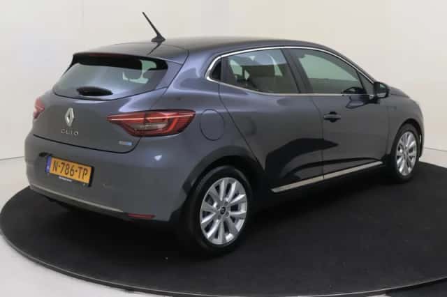 Renault Clio (2022) thumbnail 4