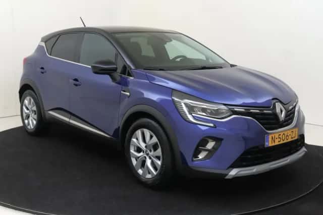 Renault Captur (2022) thumbnail 3