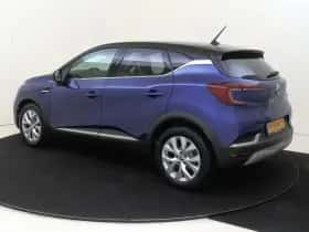 Renault Captur (2022) thumbnail 3