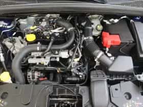 Renault Captur (2022) thumbnail 5