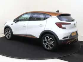 Renault Captur (2021) thumbnail 3