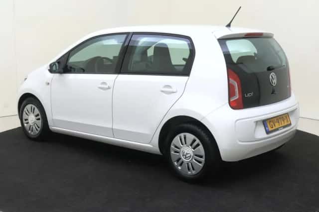 Volkswagen Up! (2015) thumbnail 4