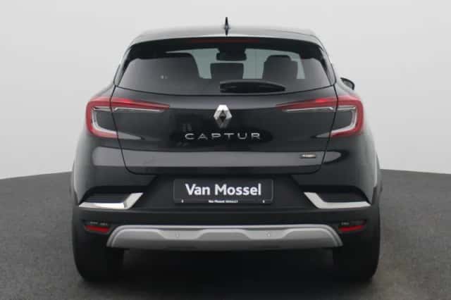Renault Captur (2023) thumbnail 5