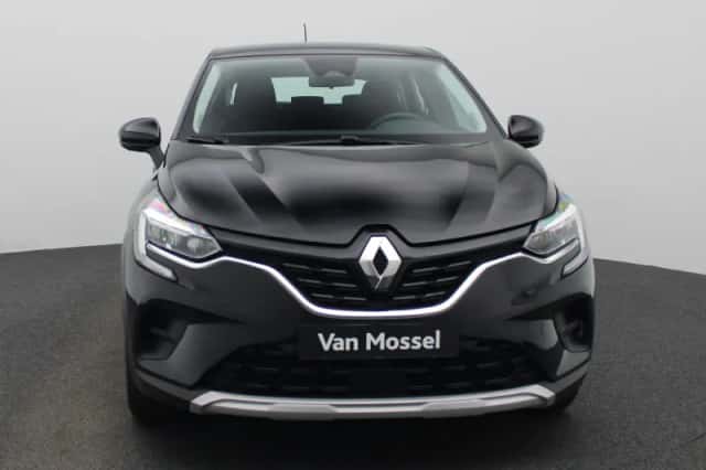 Renault Captur (2023) thumbnail 3