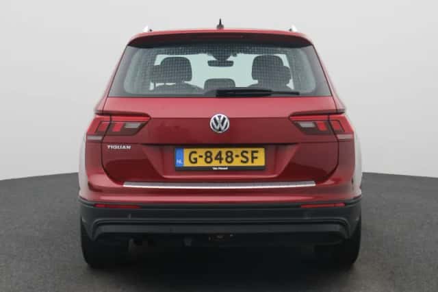 Volkswagen Tiguan (2018) thumbnail 5