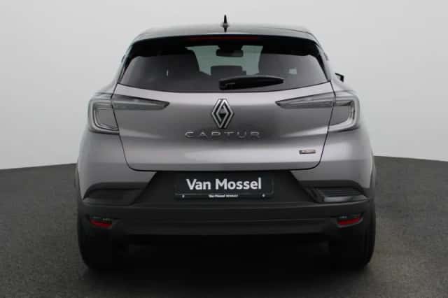 Renault Captur (2026) thumbnail 2