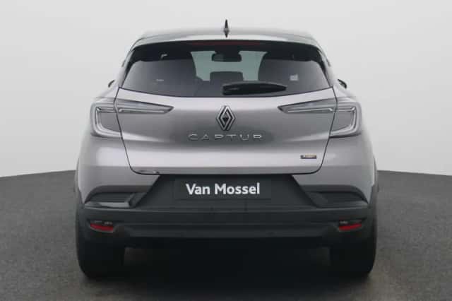 Renault Captur (2025) thumbnail 5