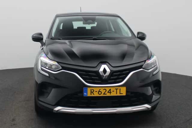 Renault Captur (2022) thumbnail 3
