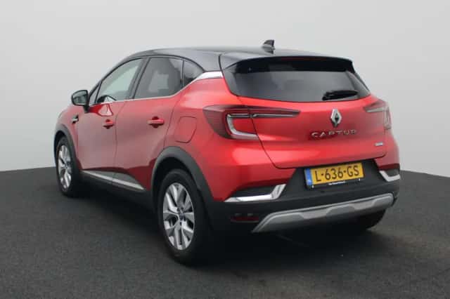 Renault Captur (2021) thumbnail 2