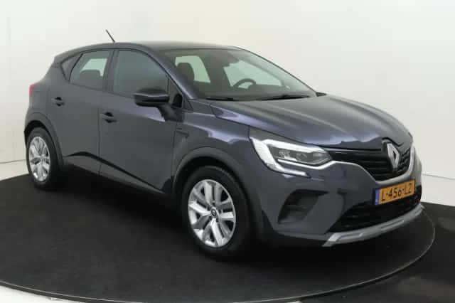 Renault Captur (2021) thumbnail 2