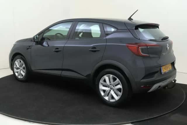 Renault Captur (2021) thumbnail 3