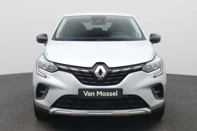 Renault Captur (2023) thumbnail 3