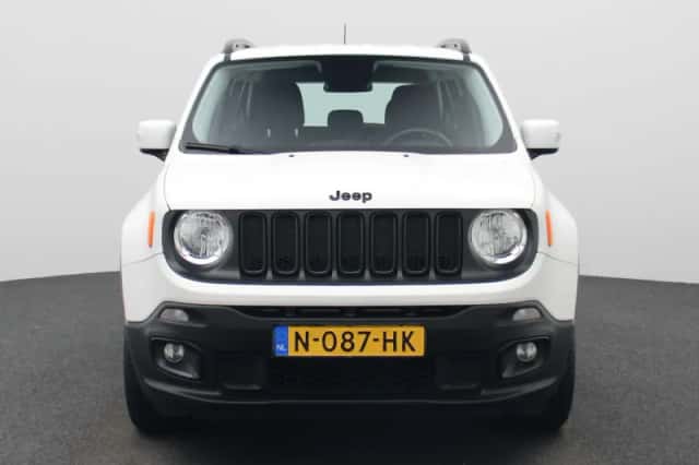 Jeep Renegade (2018) thumbnail 3