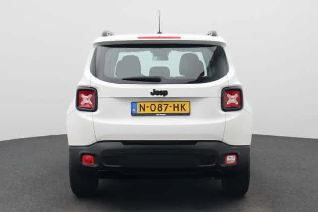 Jeep Renegade (2018) thumbnail 5