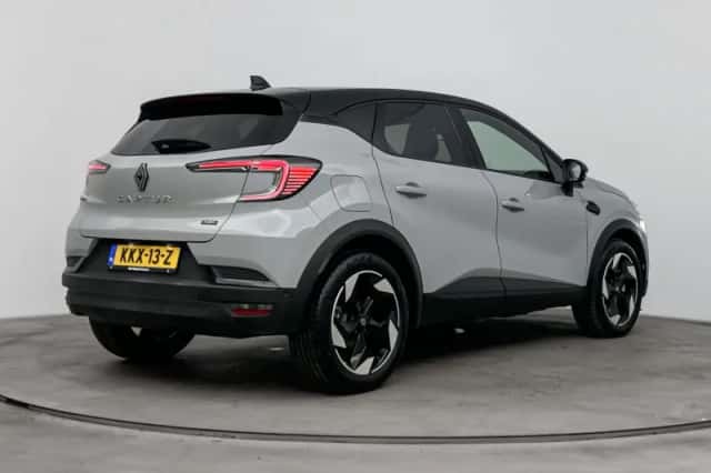 Renault Captur (2025) thumbnail 4