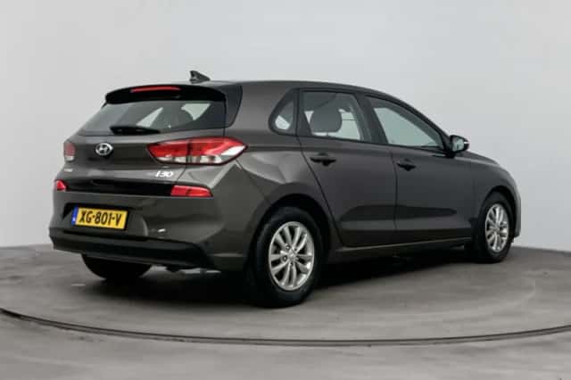 Hyundai i30 (2019) thumbnail 4