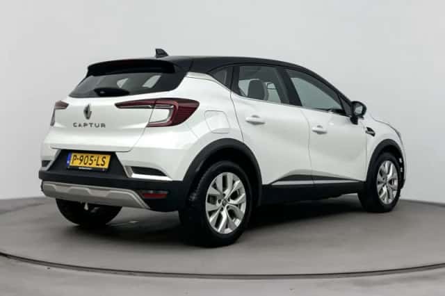 Renault Captur (2021) thumbnail 4