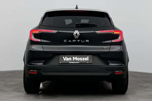 Renault Captur (2025) thumbnail 3
