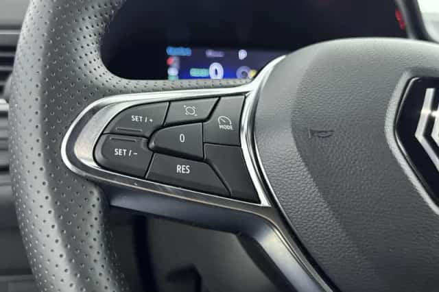 Renault Captur (2025) thumbnail 6