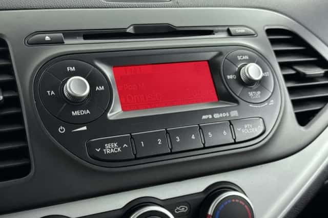 Kia Picanto (2013) thumbnail 6