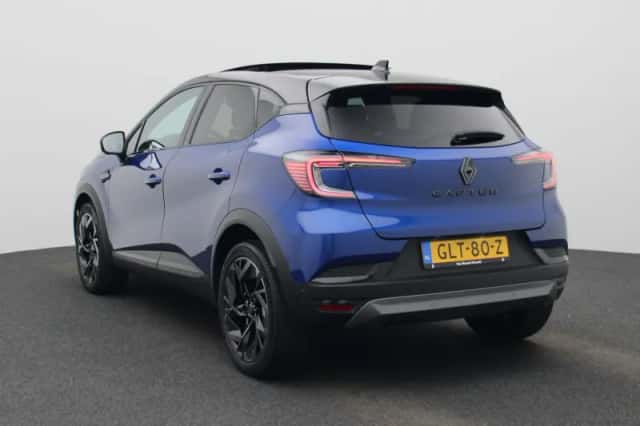Renault Captur (2024) thumbnail 2