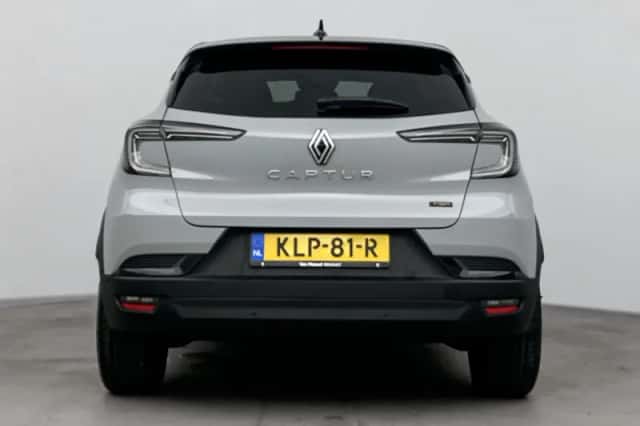 Renault Captur (2025) thumbnail 3