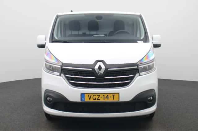 Renault Trafic (2021) thumbnail 3