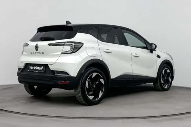 Renault Captur (2025) thumbnail 4