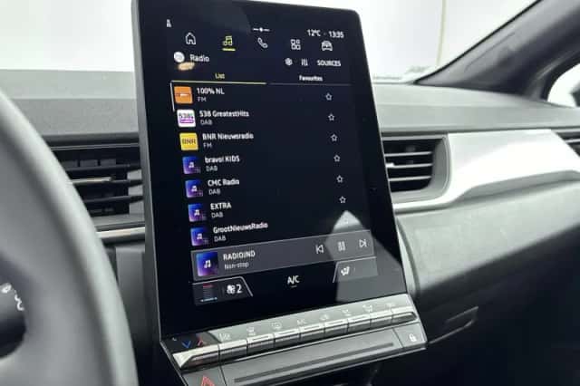 Renault Captur (2025) thumbnail 6
