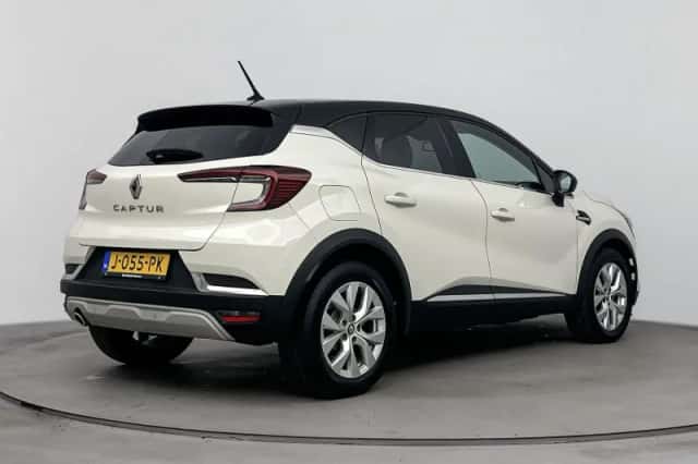 Renault Captur (2020) thumbnail 4