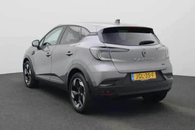 Renault Captur (2025) thumbnail 2