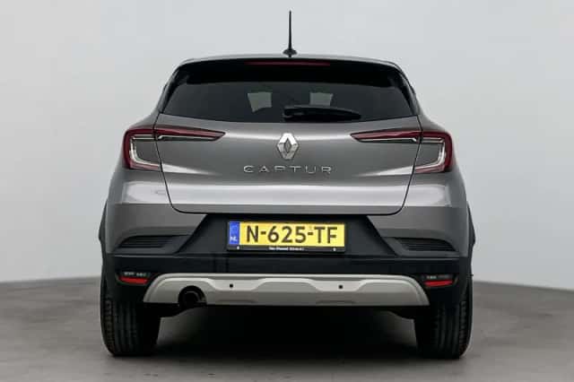 Renault Captur (2021) thumbnail 3
