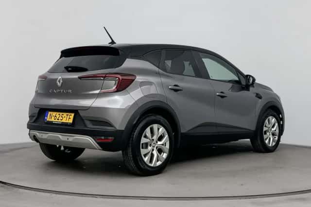 Renault Captur (2021) thumbnail 4