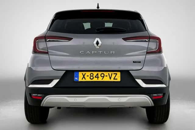Renault Captur (2024) thumbnail 3