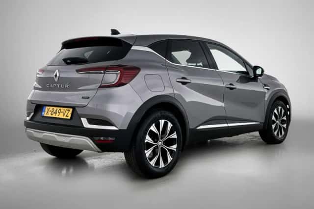 Renault Captur (2024) thumbnail 4