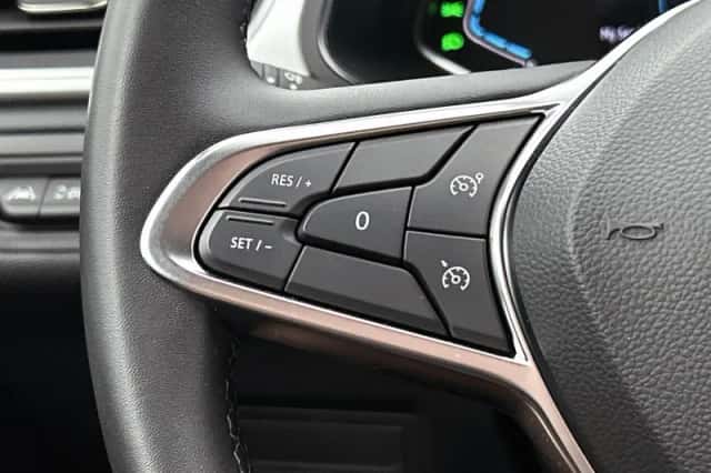 Renault Captur (2024) thumbnail 6