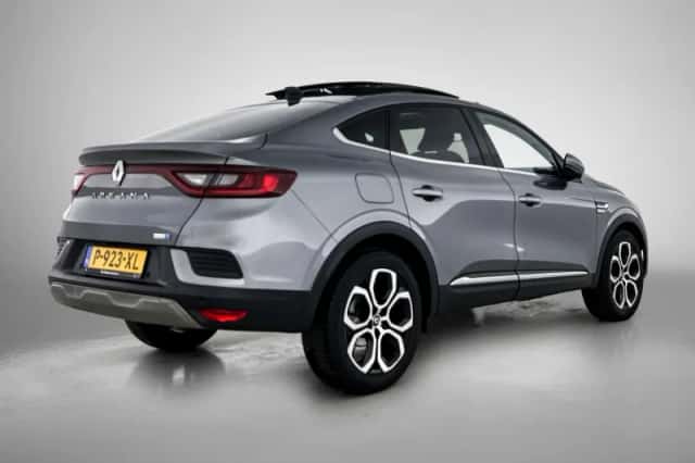Renault Arkana (2022) thumbnail 4