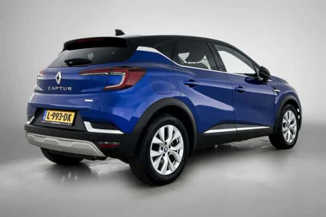 Renault Captur (2021) thumbnail 4