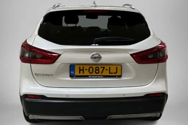Nissan Qashqai (2019) thumbnail 3