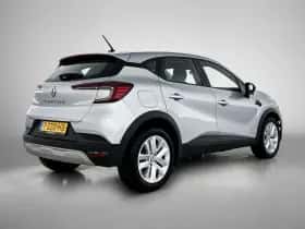 Renault Captur (2023) thumbnail 4